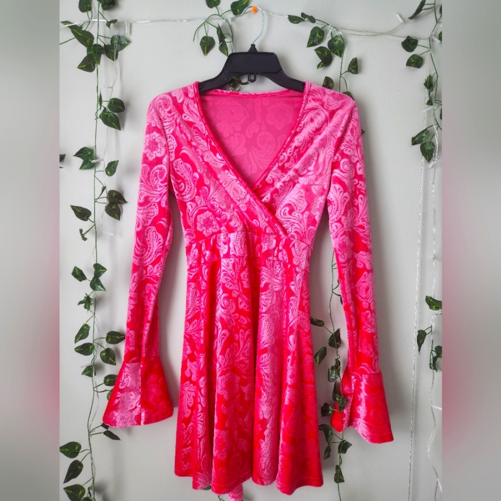 Long-Sleeve Floral V-Neck Dress